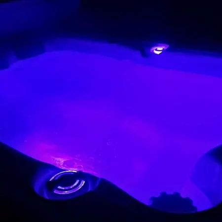 La De Charme Du Mas De La Fontaine De Jonquier Avec Privatif Bed & Breakfast