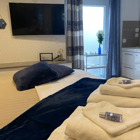 La De Charme Du Mas De La Fontaine De Jonquier Avec Privatif Bed & Breakfast *