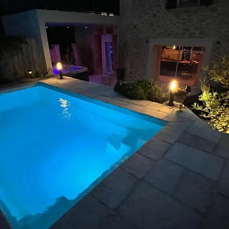 La De Charme Du Mas De La Fontaine De Jonquier Avec Privatif Seguret