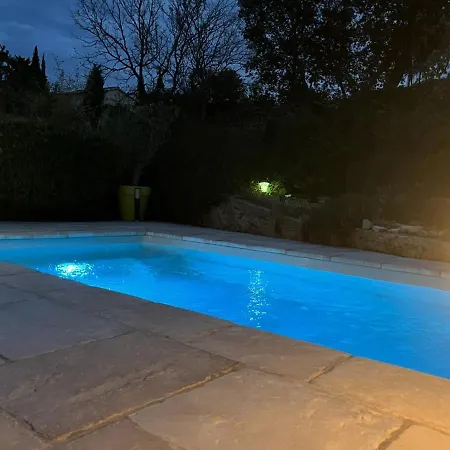 La De Charme Du Mas De La Fontaine De Jonquier Avec Privatif Bed & Breakfast